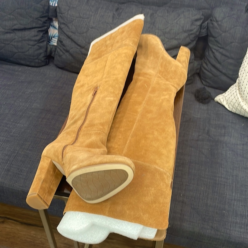 Leather over the knee suede Carmel tone boots. Just in time for fall 😊